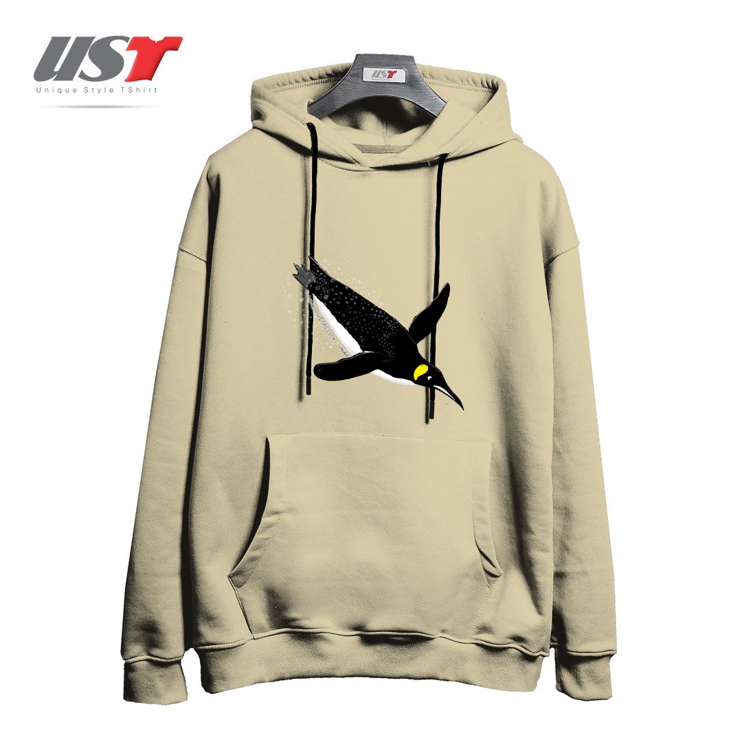 طرح FLY WITH THE KING PENGUIN هودی اورسایزرنگ نخودی