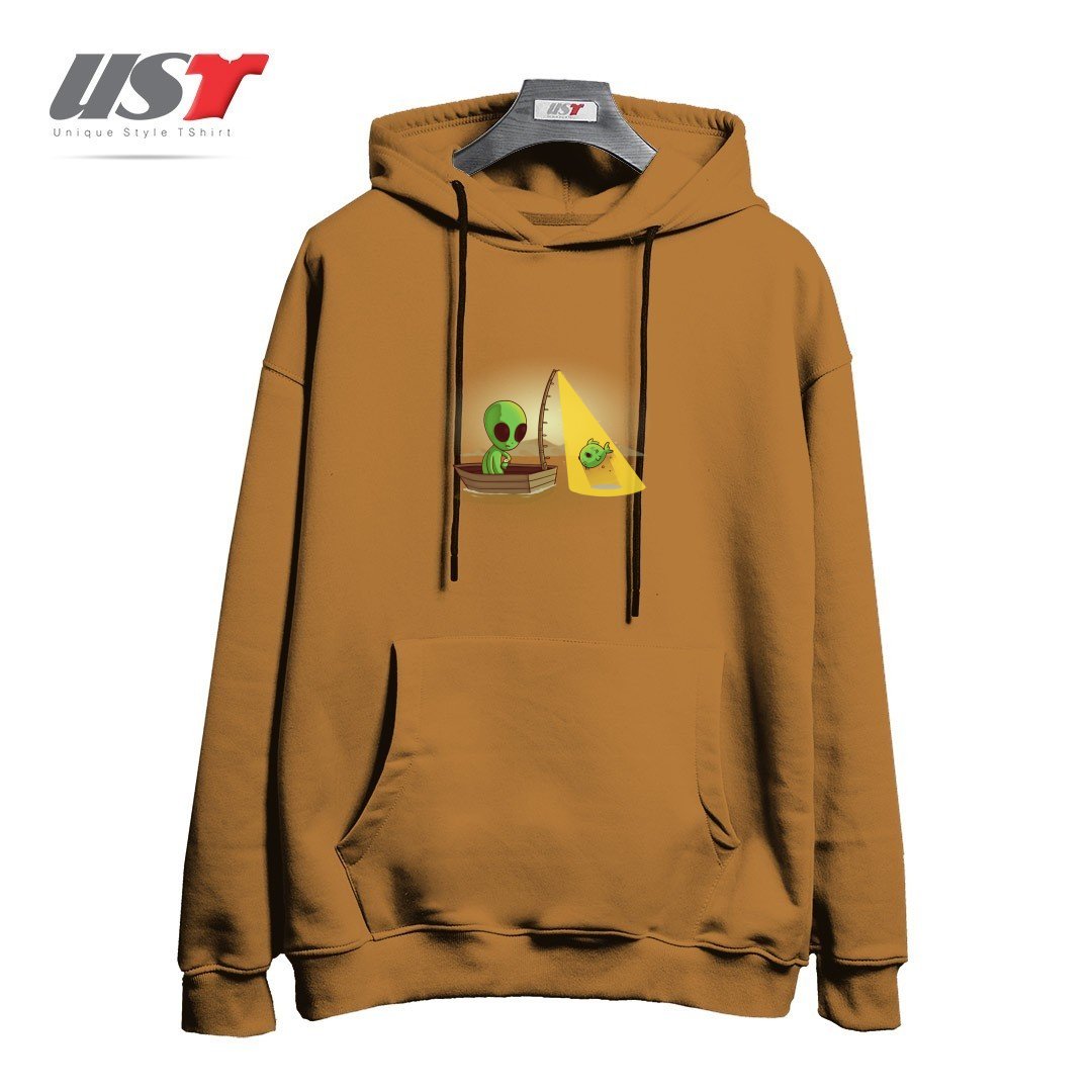 طرح ALIEN FISHING هودی اورسایزرنگ نسکافه ای