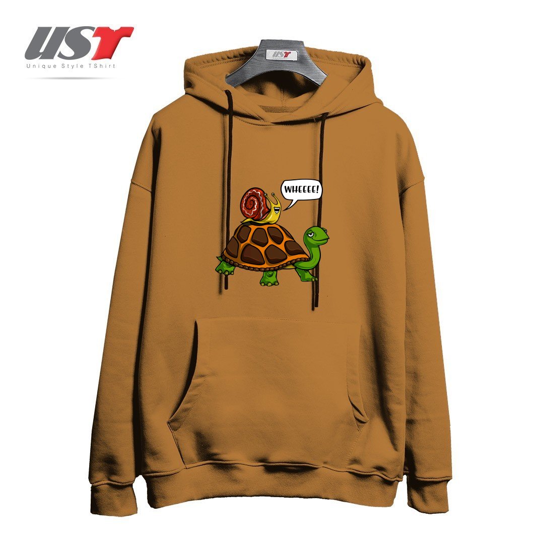 طرح SNAIL RIDING TURTLE هودی اورسایزرنگ نسکافه ای