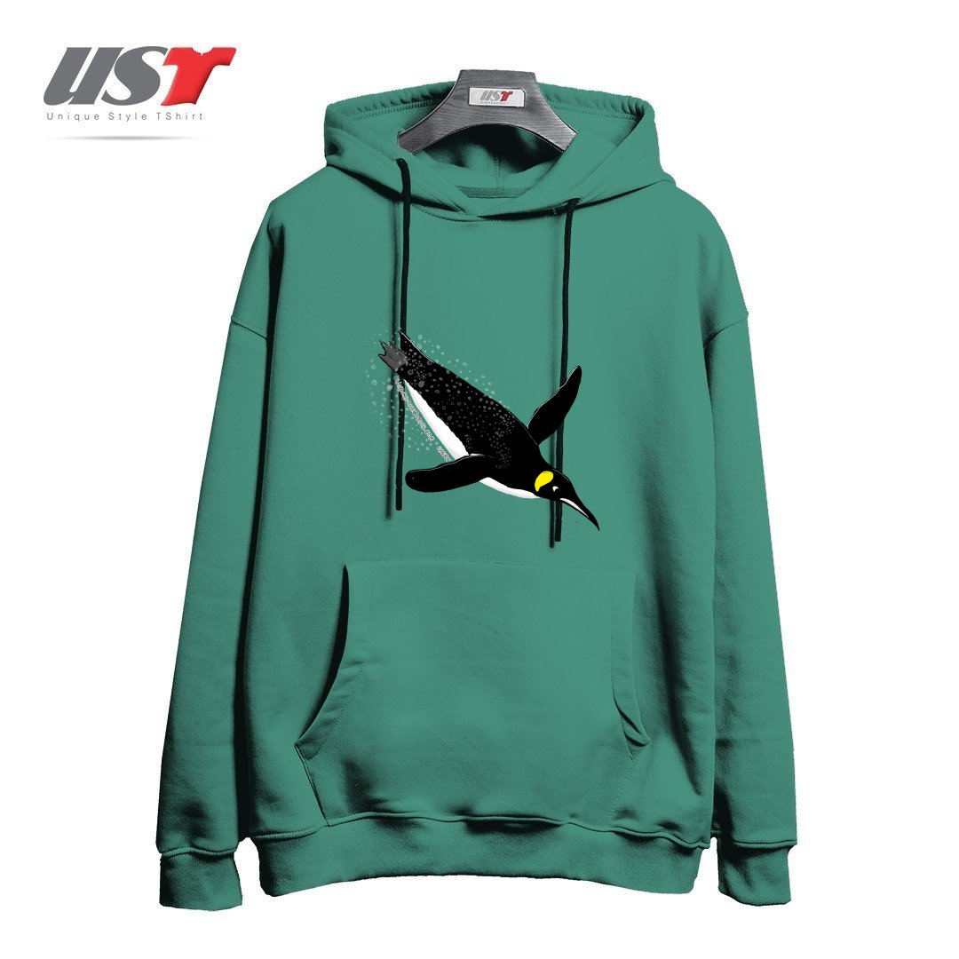 طرح FLY WITH THE KING PENGUIN