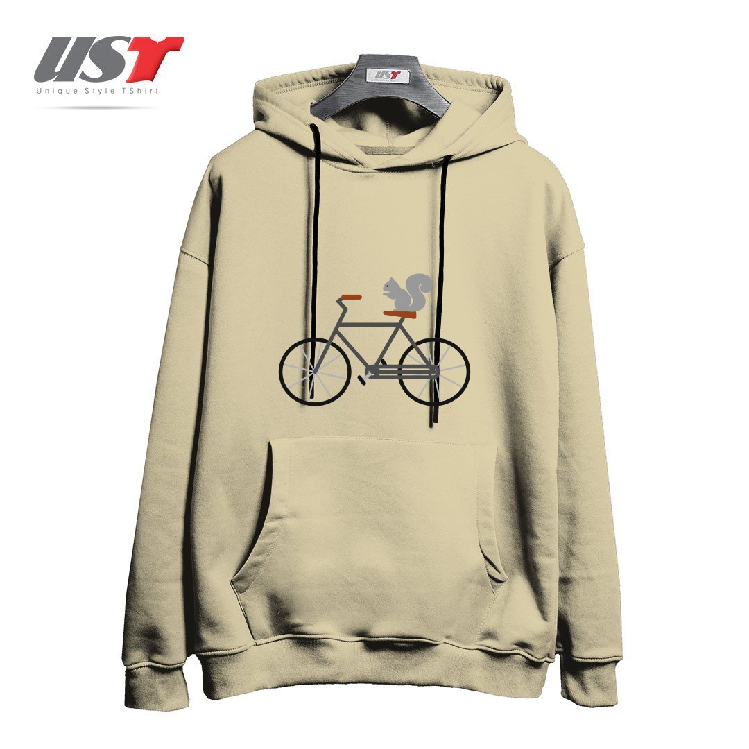 طرح SQUIRREL RIDING BIKE هودی اورسایزرنگ نخودی