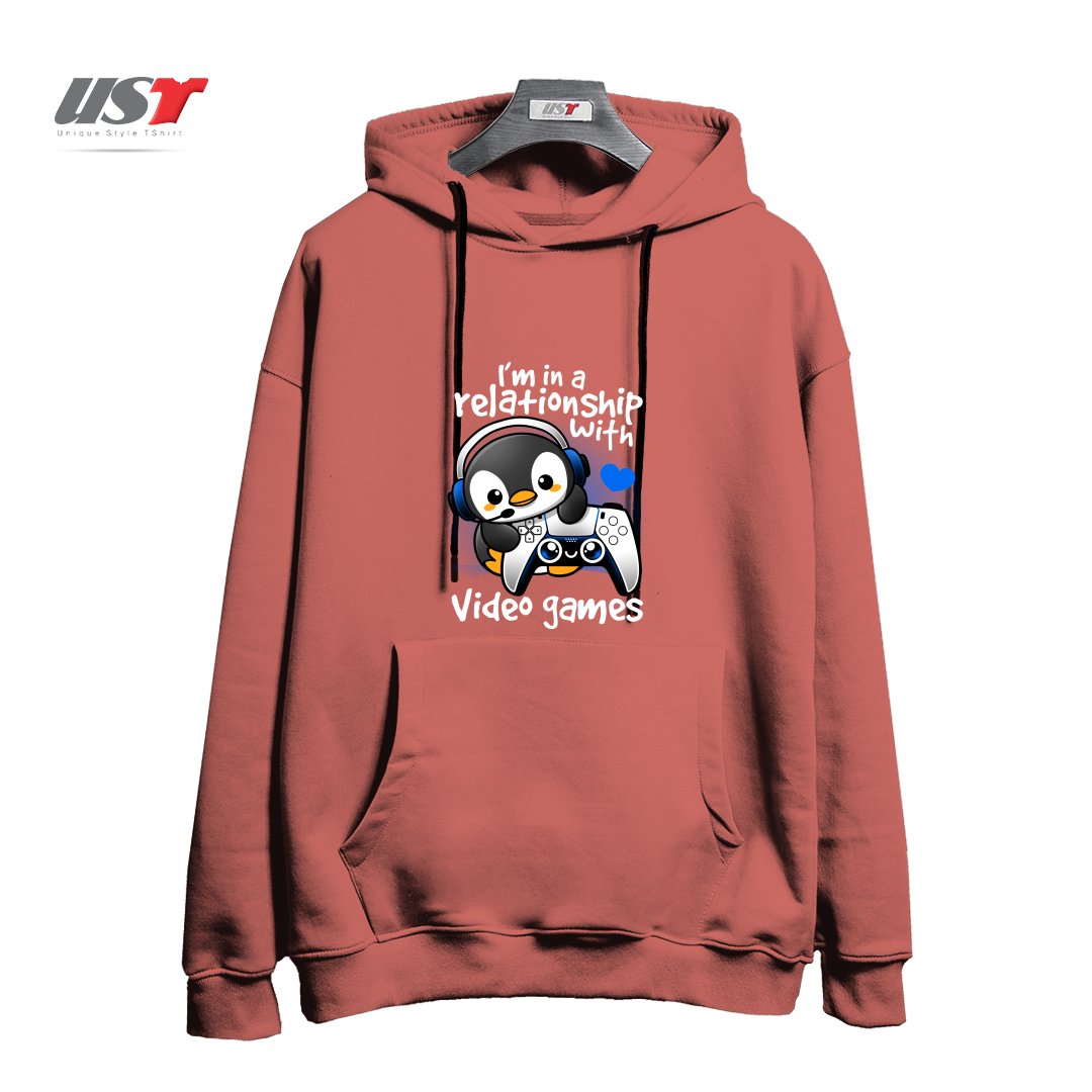 طرح PENGUIN RELATIONSHIP WITH VIDEO GAMES هودی اورسایزرنگ آجری