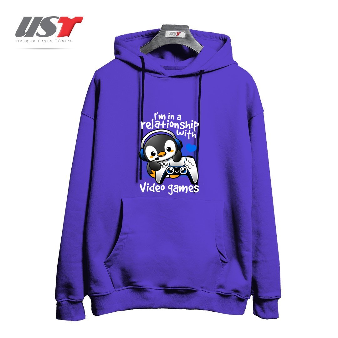 طرح PENGUIN RELATIONSHIP WITH VIDEO GAMES هودی اورسایزرنگ بنفش