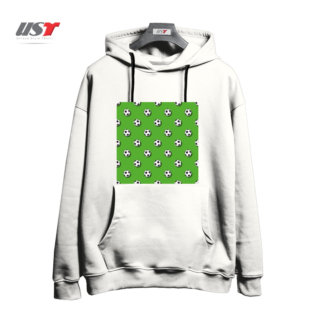 طرح WHITE CLASSIC BALL FOR SOCCER (FOOTBALL) PATTERN ON A GREEN BACKGROUND2 هودی اورسایزرنگ سفید