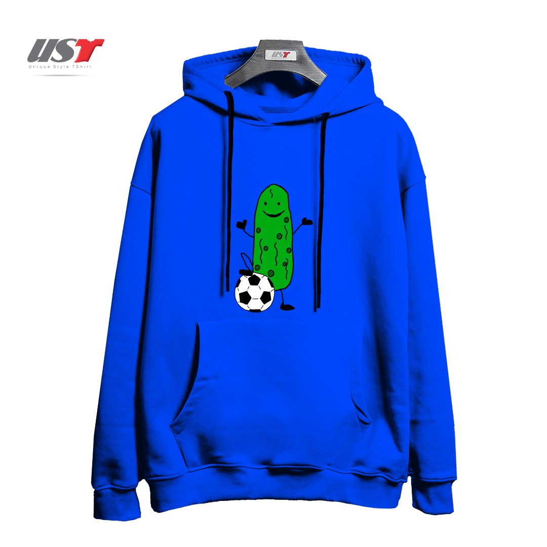 طرح FUNNY DILL PICKLE PLAYING SOCCER SPORTS CARTOON هودی اورسایزرنگ آبی شالی