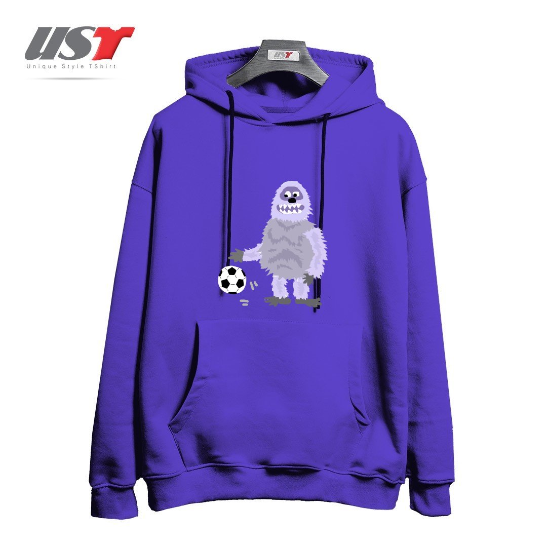 هودی اورسایز طرح FUNNY ABOMINABLE SNOWMAN PLAYING SOCCER