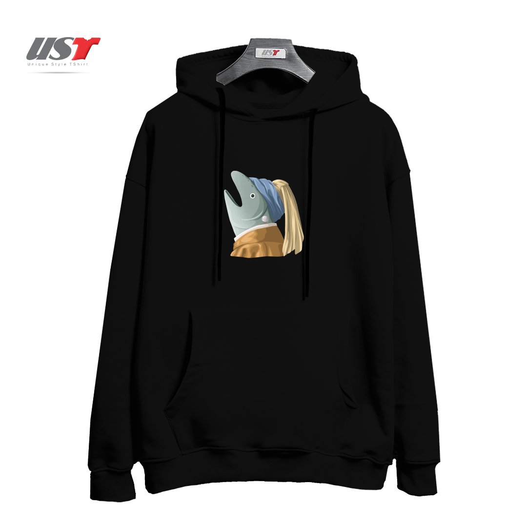 طرح FISH WITH PEARL EARRING5 هودی اورسایزرنگ مشکی