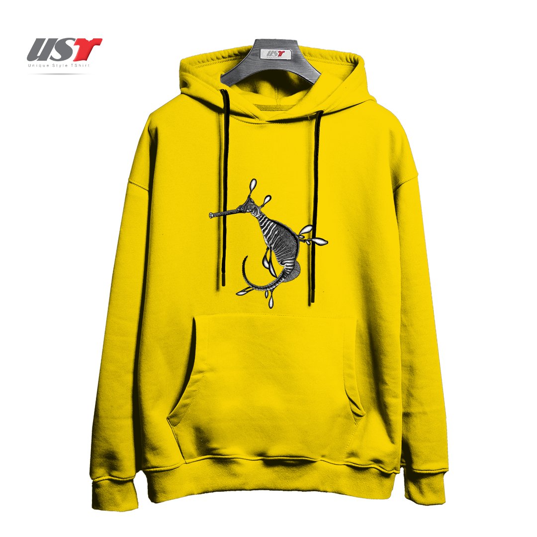 طرح WEEDY SEADRAGON SEAHORSE FISH INK ILLUSTRATION هودی اورسایزرنگ زرد