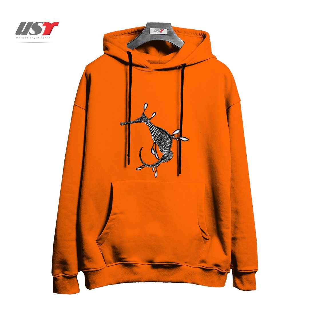 طرح WEEDY SEADRAGON SEAHORSE FISH INK ILLUSTRATION هودی اورسایزرنگ نارنجی