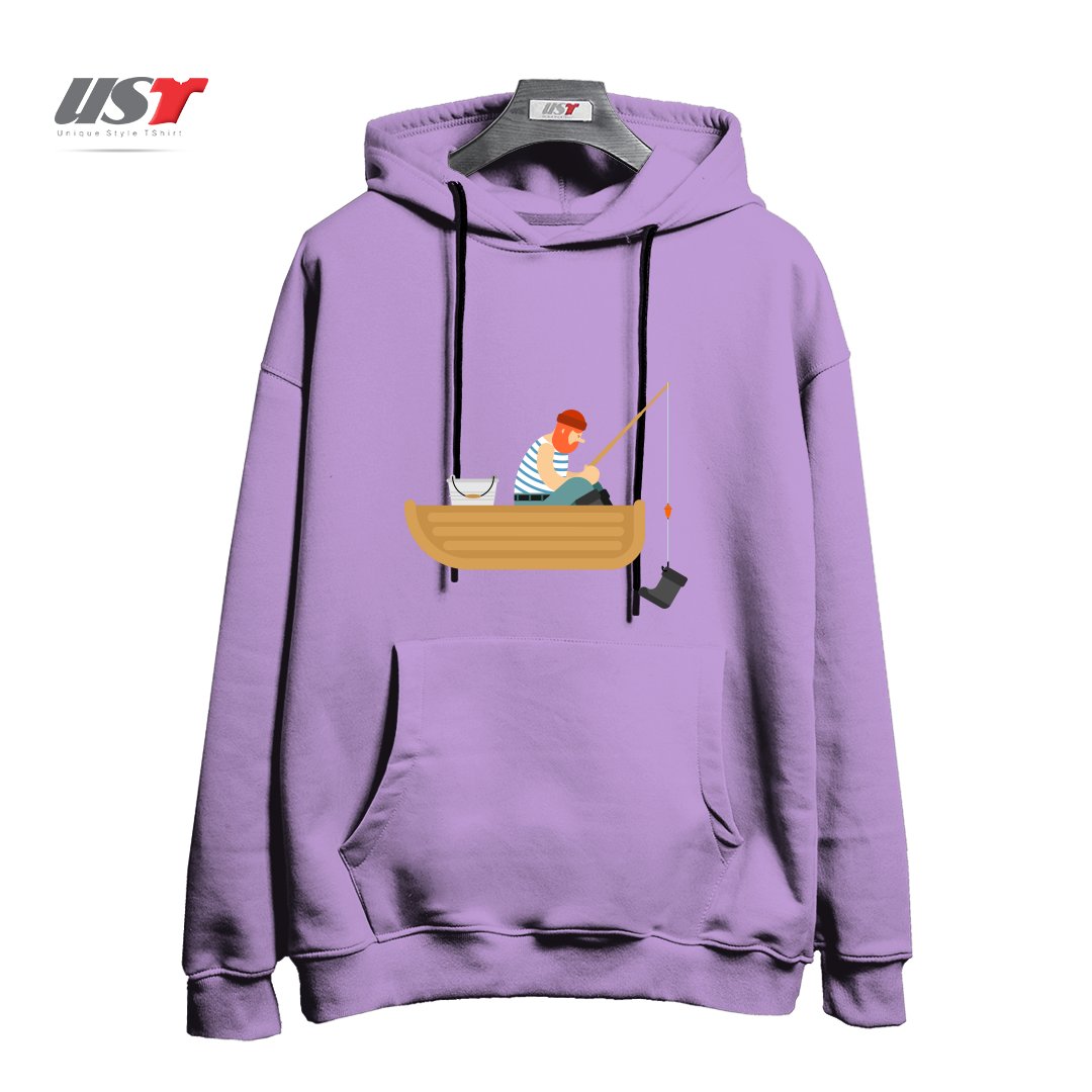 طرح FISHERMAN ON BOAT FISHING BOOT. FISHING ROD AND SHOE هودی اورسایزرنگ یاسی