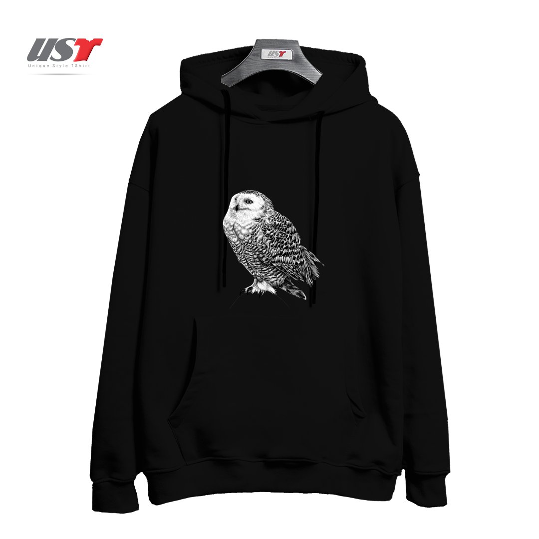 طرح SNOWY OWL - BLACK AND WHITE ANIMAL ILLUSTRATION هودی اورسایزرنگ مشکی