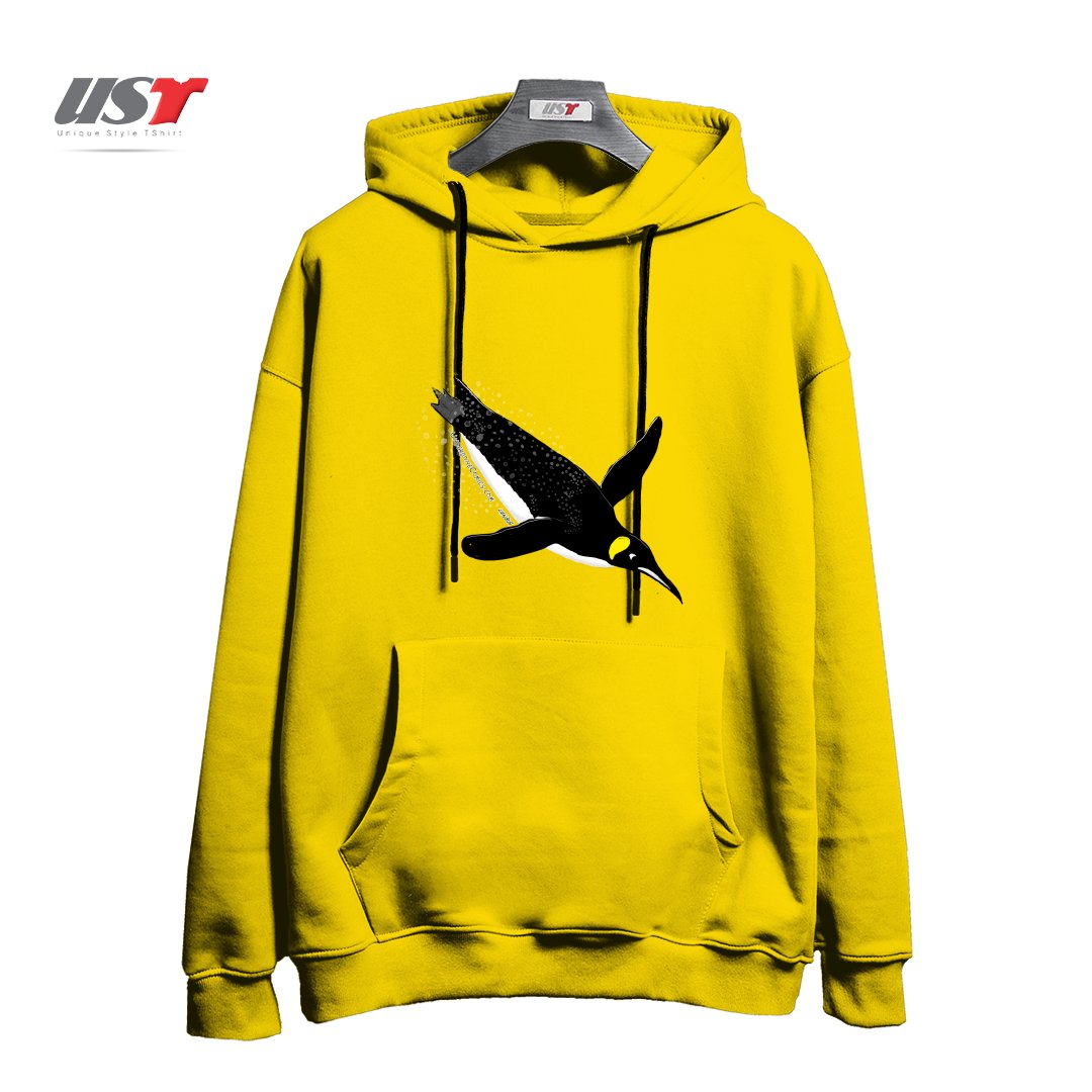 طرح FLY WITH THE KING PENGUIN هودی اورسایزرنگ زرد