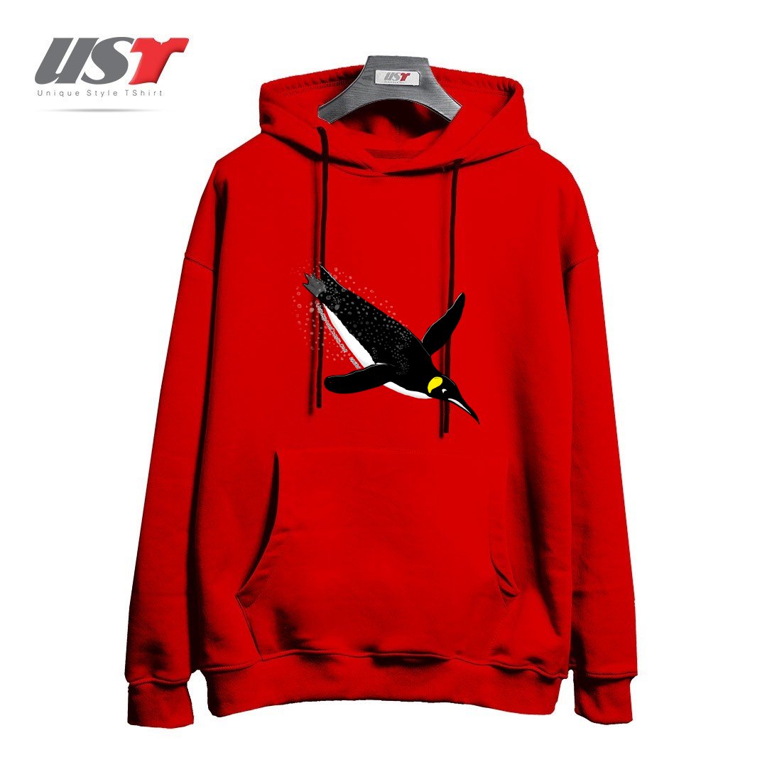 طرح FLY WITH THE KING PENGUIN هودی اورسایزرنگ قرمز