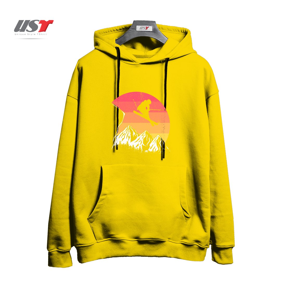 طرح VINTAGE ALPINE SKIING هودی اورسایزرنگ زرد