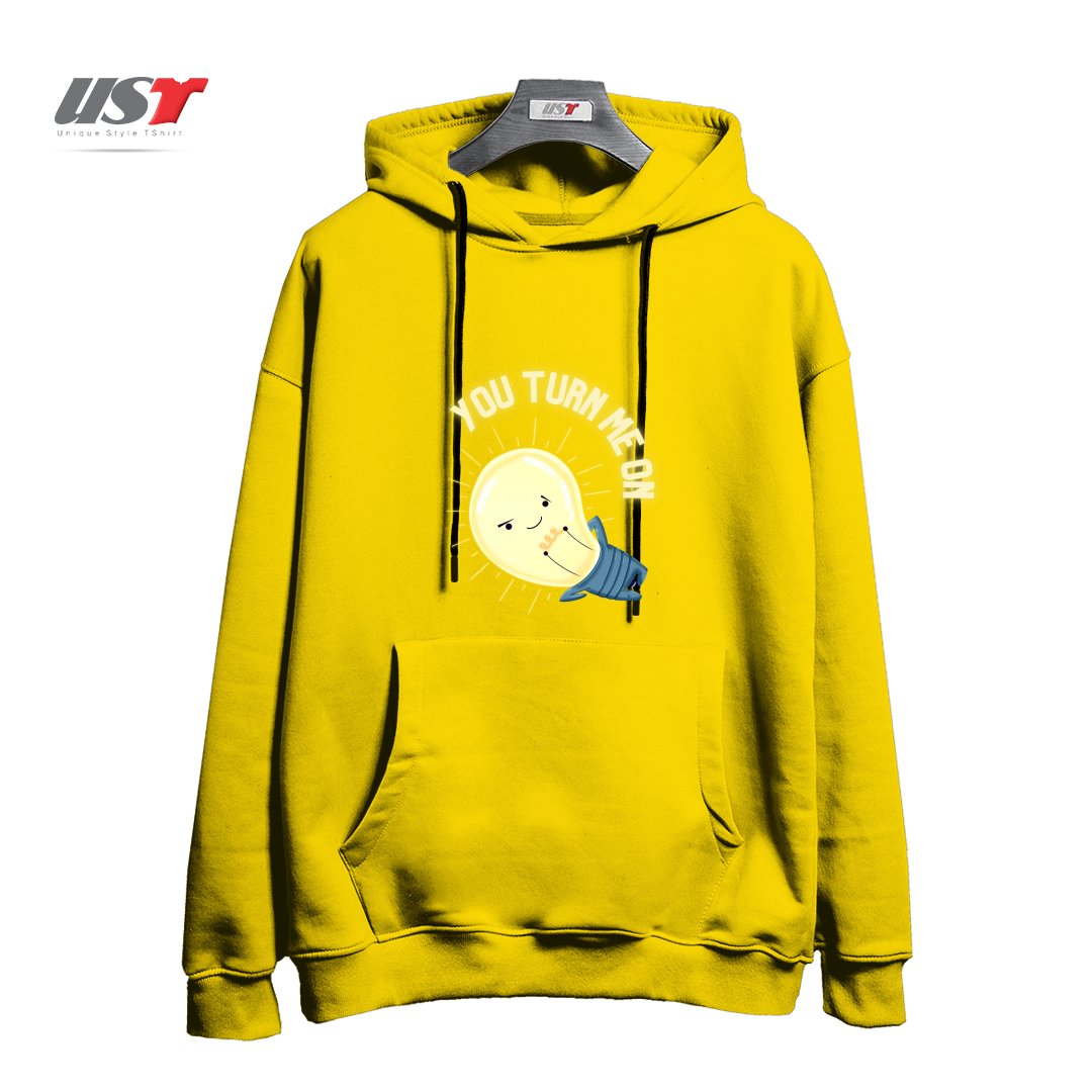 طرح YOU TURN ME ON LIGHT BULB هودی اورسایزرنگ زرد
