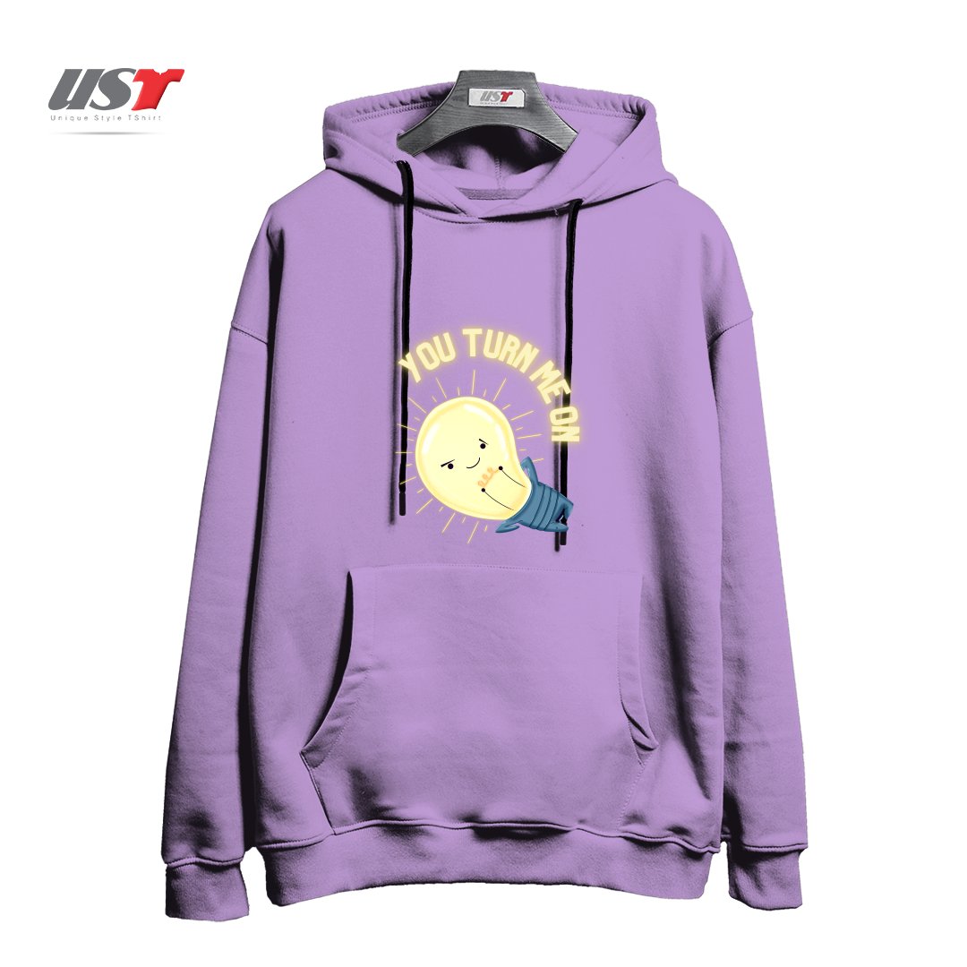 طرح YOU TURN ME ON LIGHT BULB هودی اورسایزرنگ یاسی