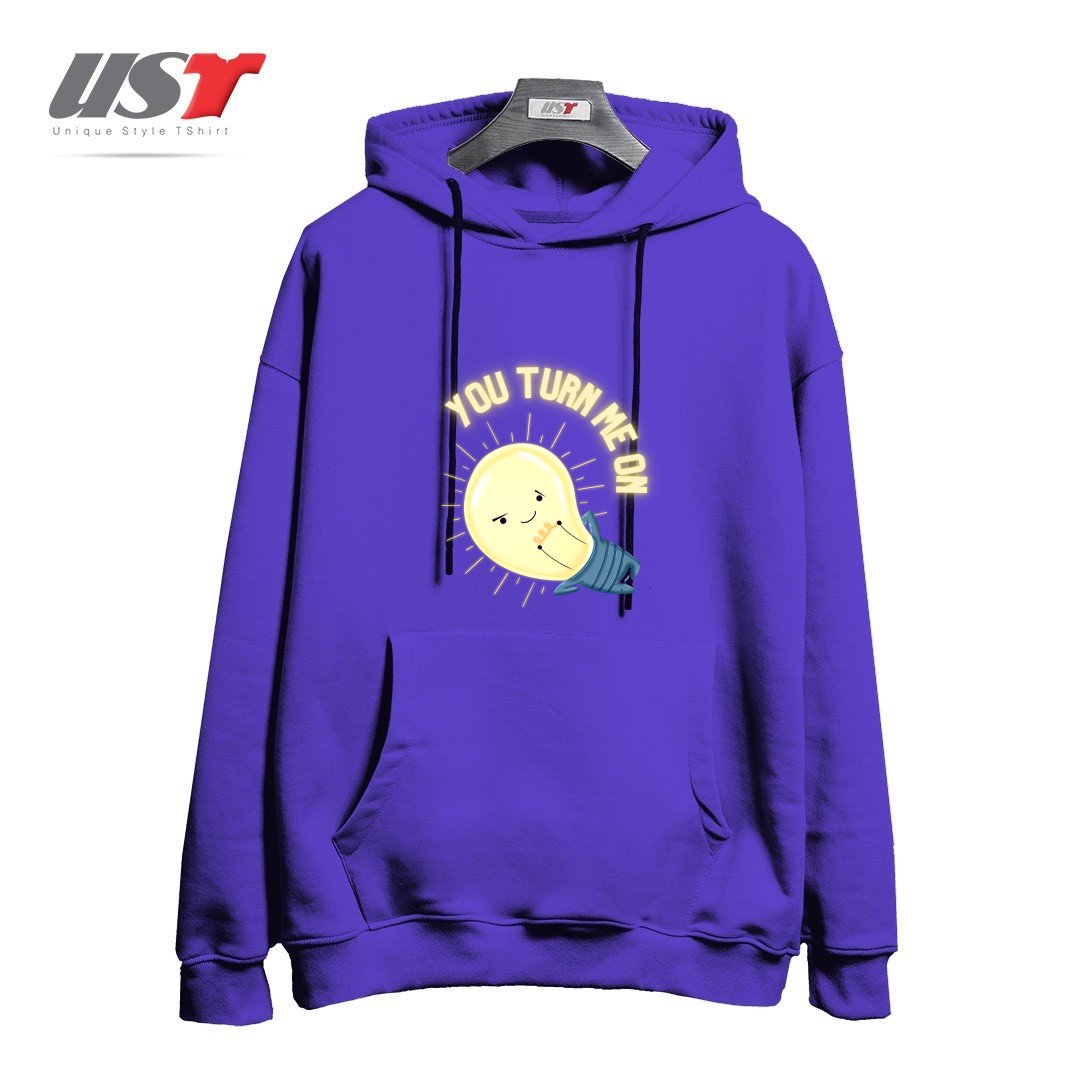 هودی اورسایز طرح YOU TURN ME ON LIGHT BULB